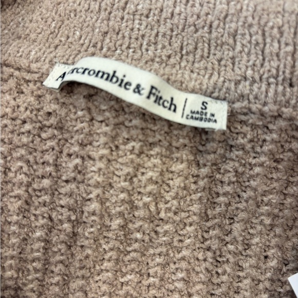Brand new/ never worn. Abercrombie & Fitch Tan Knit Sweater - Picture 3 of 4